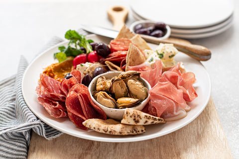 2020_angelakis_marinatedmussels_mezzeplatter_website-1.jpg